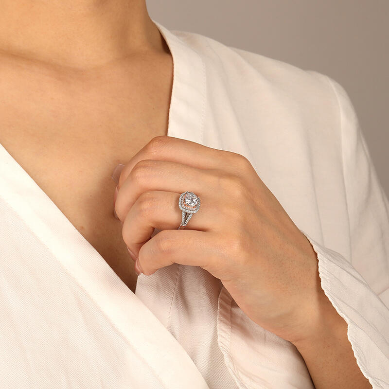 "Nur Liebe" Kissenschliff Halo Verlobungsring