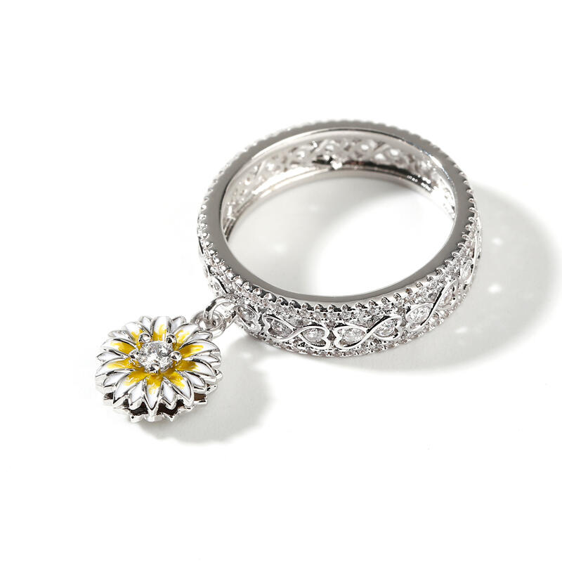 Jeulia "Margarita" Anillo de plata de ley con corte redondo torcido