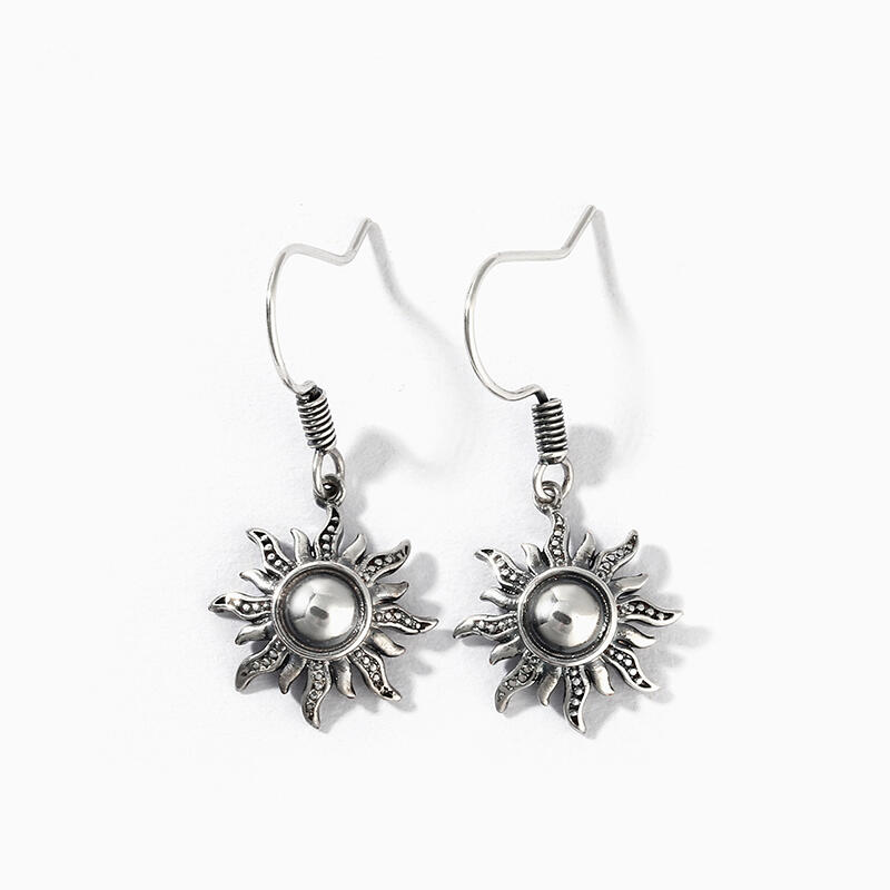 Jeulia Pendientes Colgantes en forma de sol de plata de ley