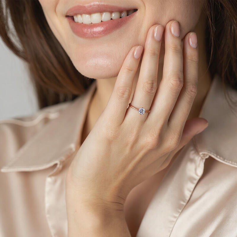 "Forever Iris" Verlobungsring 0,8 ct Rundschliff Solitär