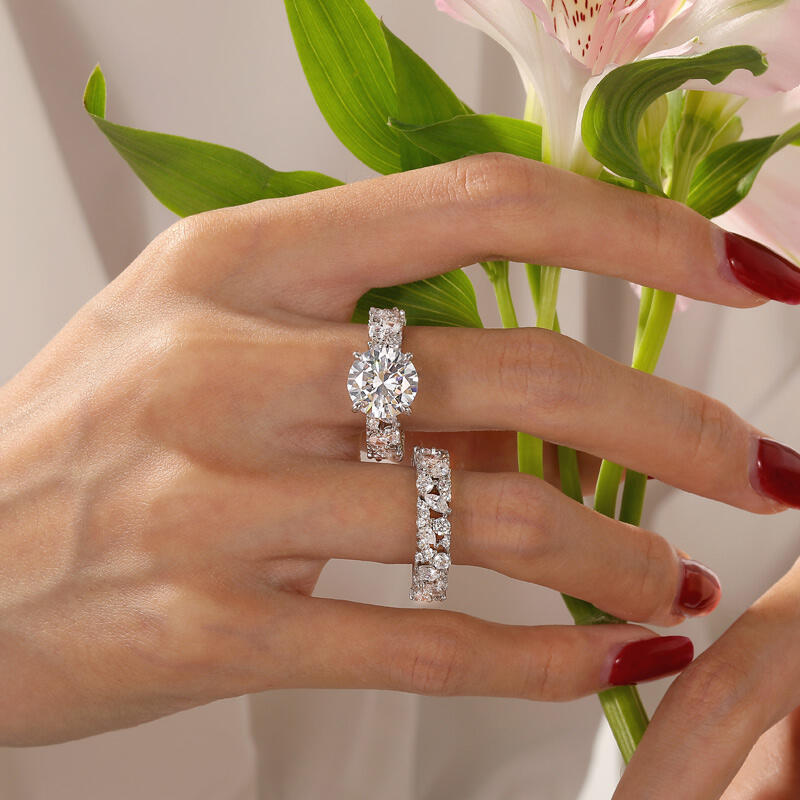 Jeulia Olivetta Round Cut Engagement Ring Set