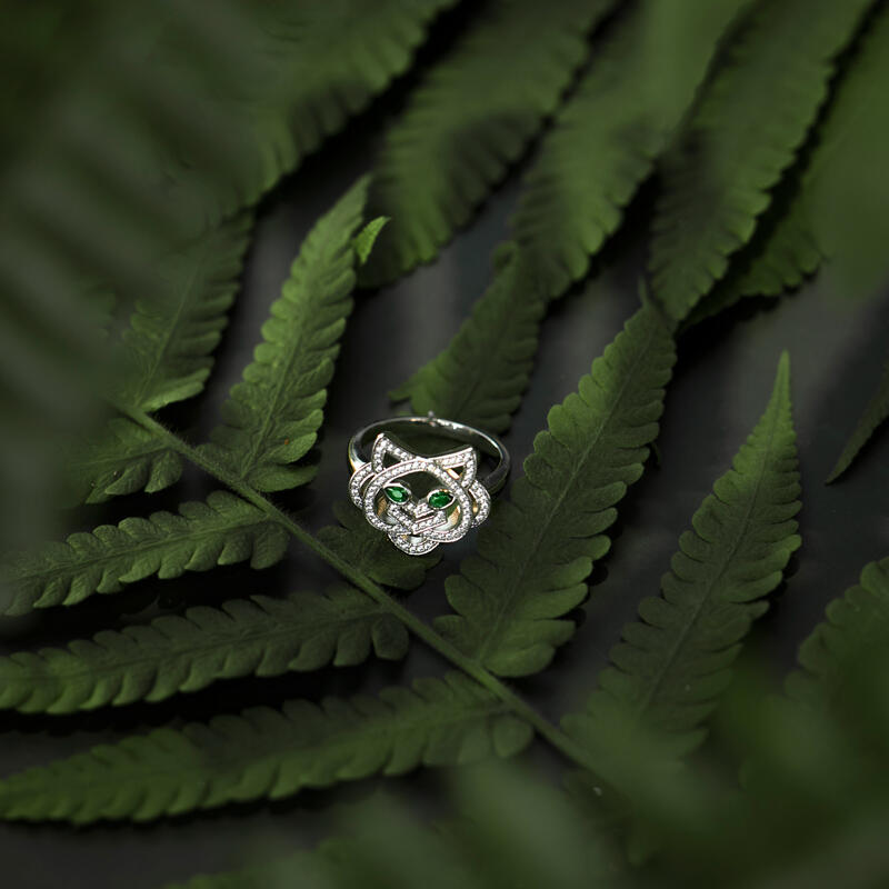 Jeulia Tiger Head Green Eyes Sterling Silver Ring