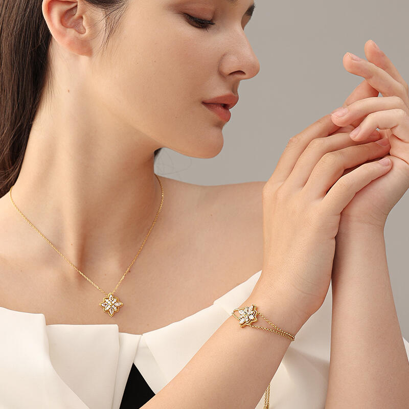 Jeulia Collar De Plata Esterlina De Floral Milgrain
