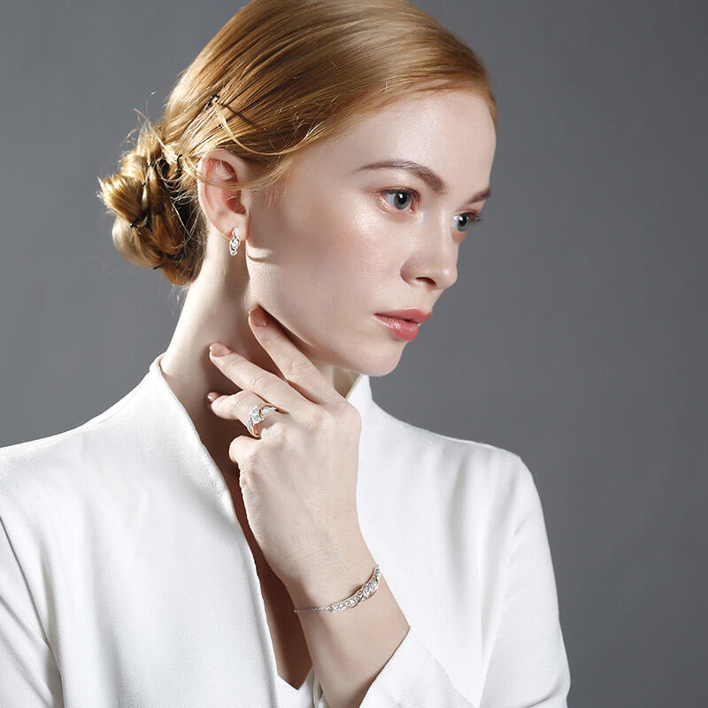 Jeulia Two Stone Crossover Round Cut Sterling Silver Ring