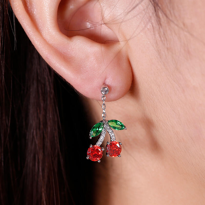 Jeulia Aretes de plata de ley con diseño de cereza