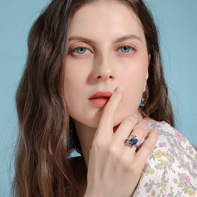 Jeulia "Fragrant Flower" Emerald Cut Sterling Silver Ring