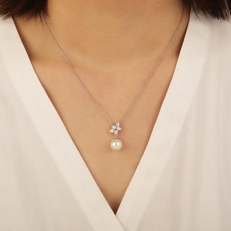 "Garten der Klarheit" Süßwasserperlen-Halskette 9,5-10 mm