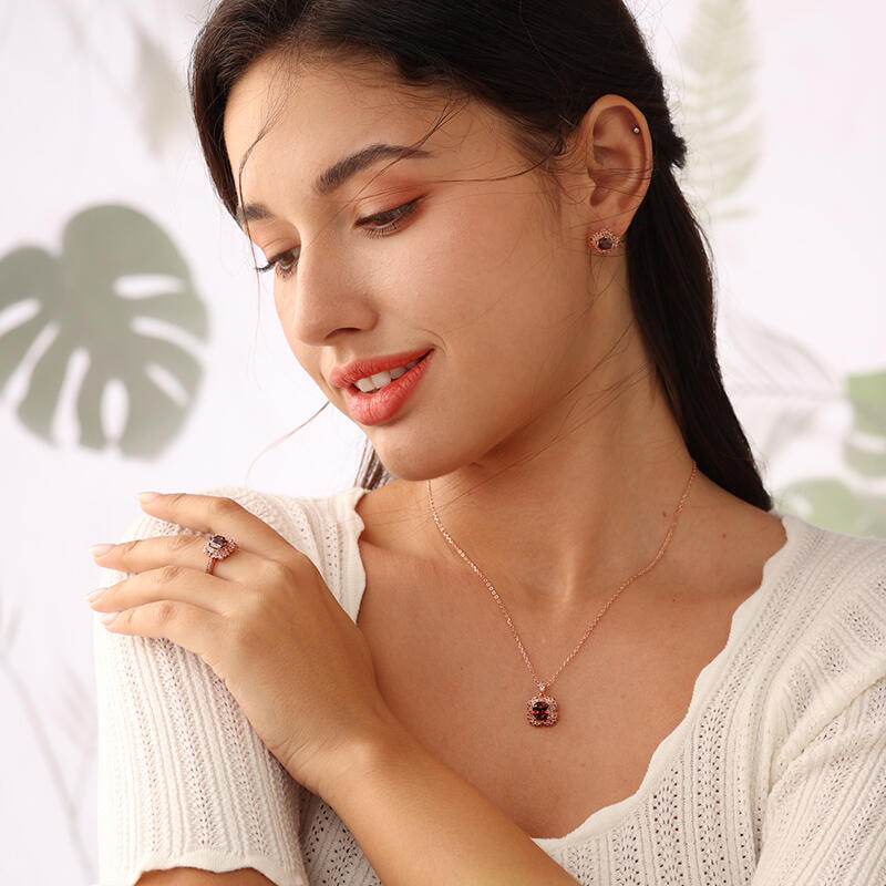 Jeulia Anillo de Plata con Diseño Milgrain en Cojín de Halo