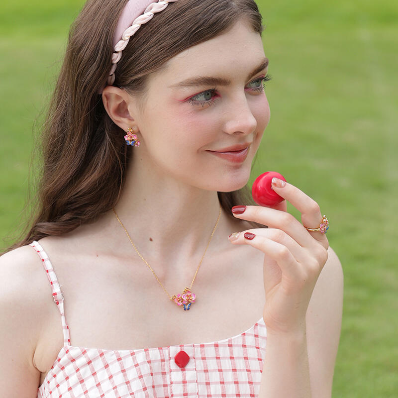 Jeulia バタフライ フラワー 蝶 花 エナメル シルバー スタッド ピアス