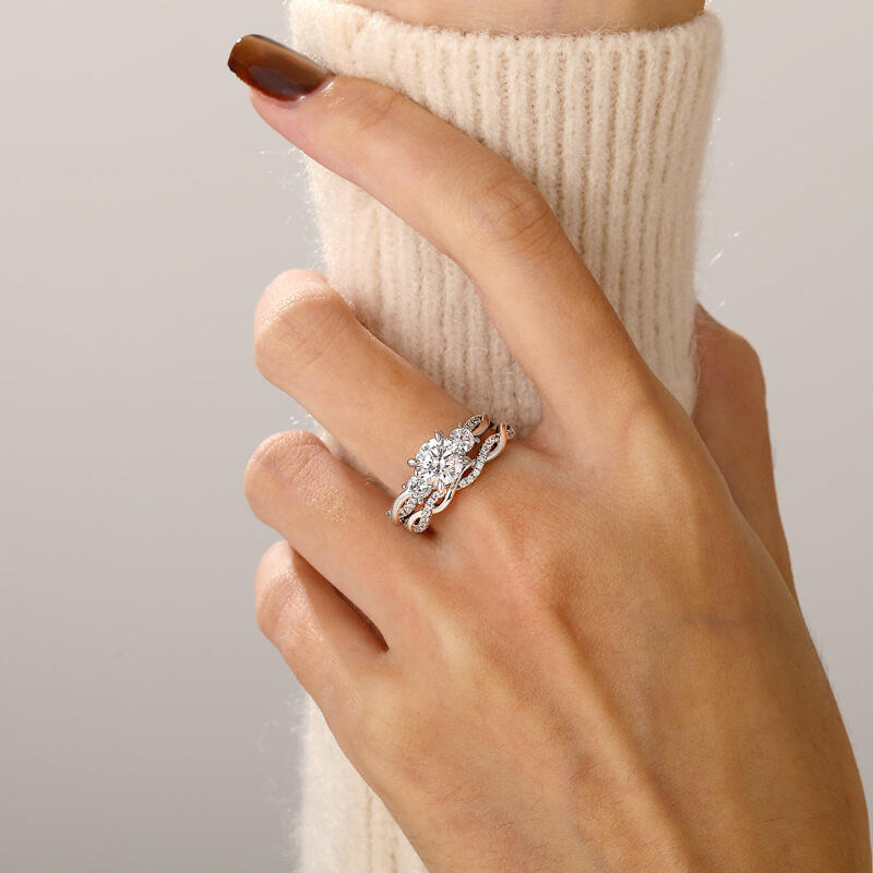 Jeulia Juego de Anillos Clásico de Tres Piedras Redondas con Giro