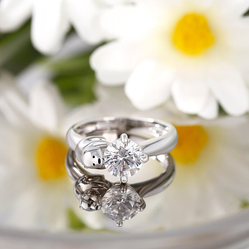 Jeulia Hug Me "Pure Love" Polar Bear Round Cut Sterling Silver Ring