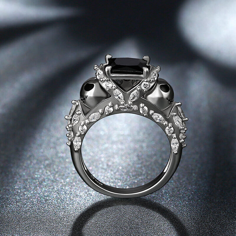 Jeulia Anillo de plata esterlina de corte princesa con diseño de calavera "Alma romántica"