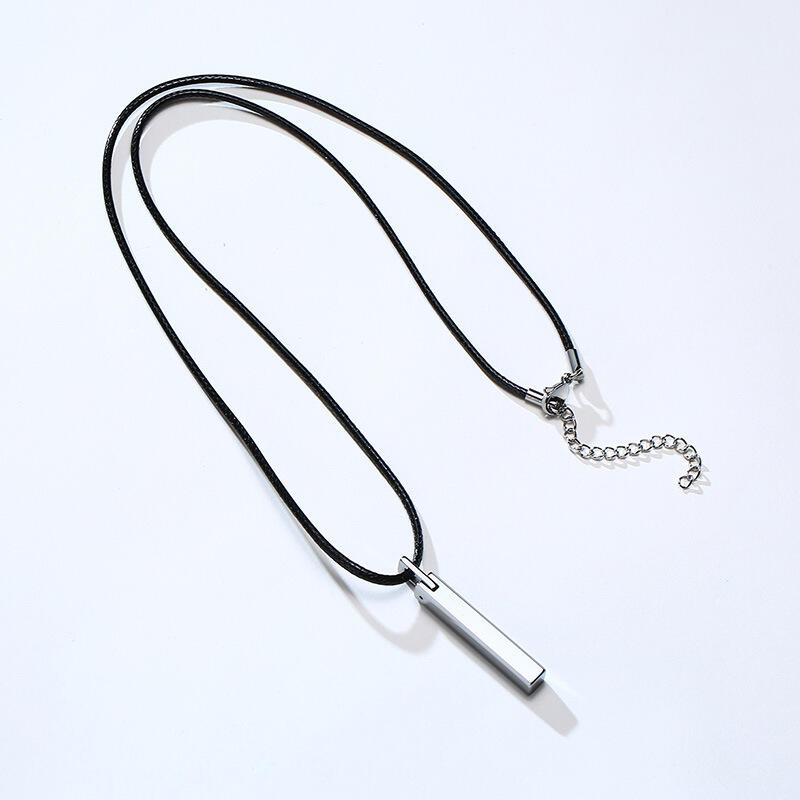 Jeulia Collar simple de acero de tungsteno para hombre