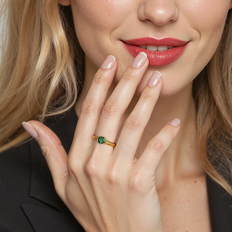 "The Subtle Feeling" Round Cut Solitaire Engagement Ring