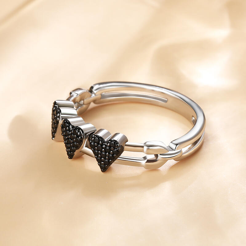 Jeulia Anillo con Dije Móvil de Corazón Negro en Plata Esterlina