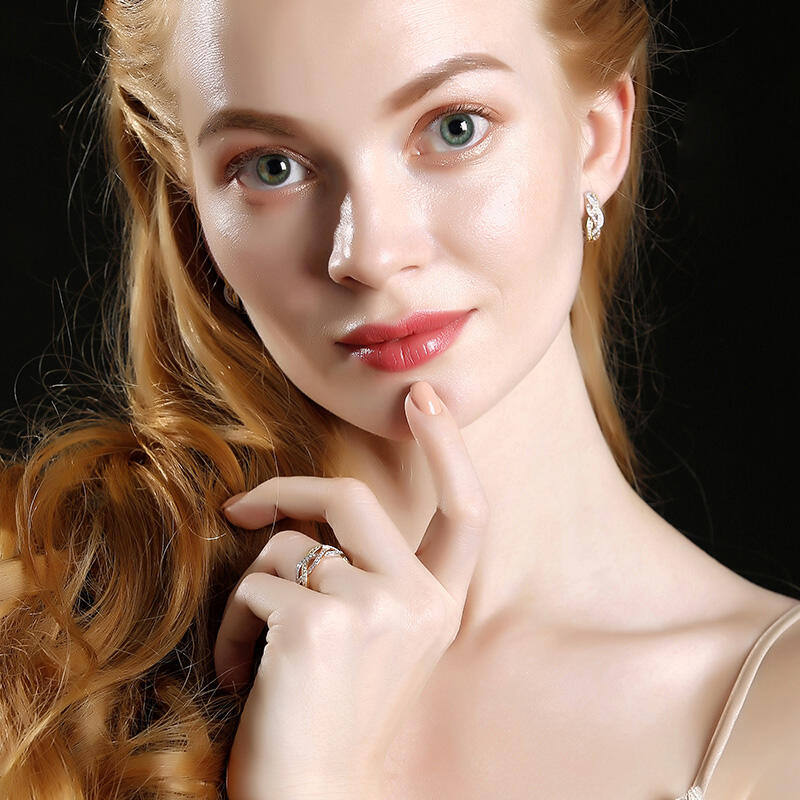Jeulia Intertwined Tri-Tone Earrings