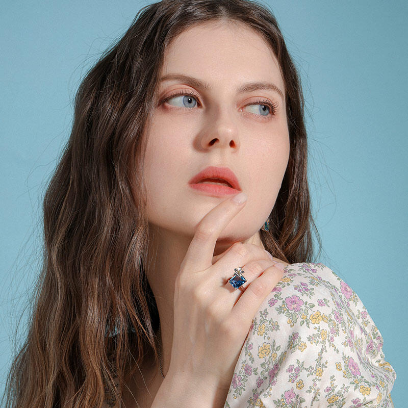 Jeulia "Fragrant Flower" Emerald Cut Sterling Silver Ring