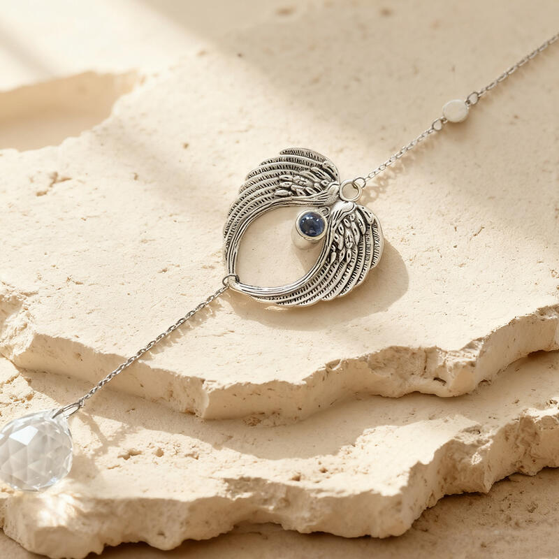 Colgante con imagen de proyección personalizada con alas, regalo conmemorativo para seres queridos.