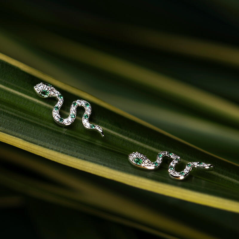 Jeulia "Rebirth" Snake Shape Sterling Silver Earrings