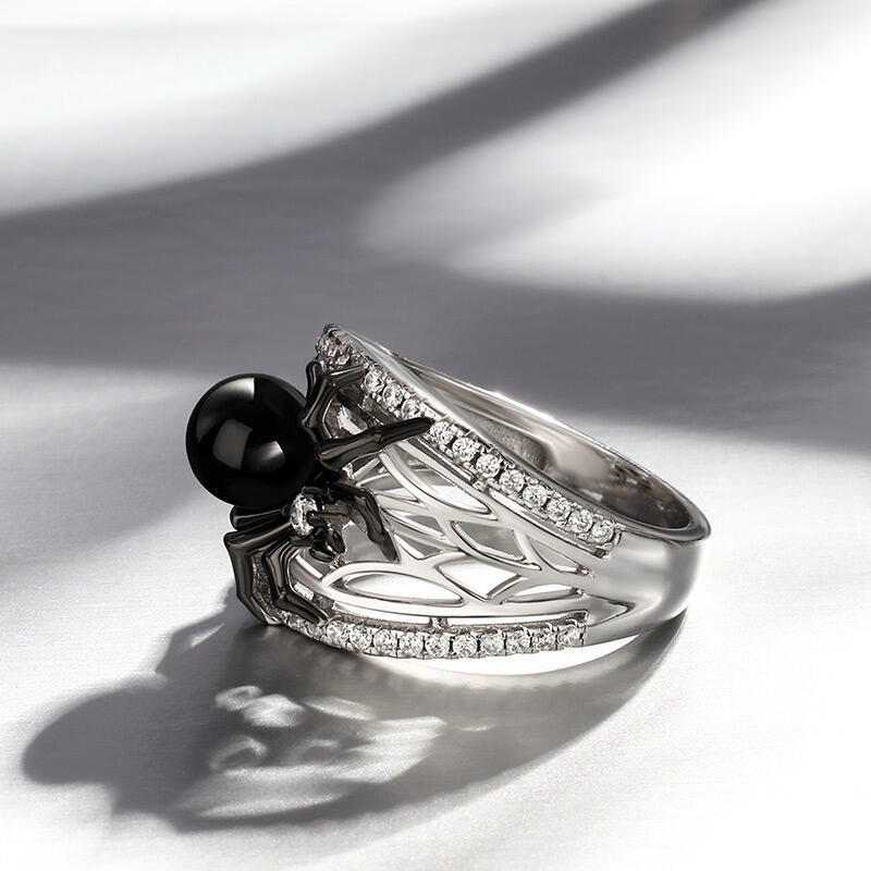 Jeulia "Black Widow" Gothic Cultured Black Pearl Spider Sterling Silver Band