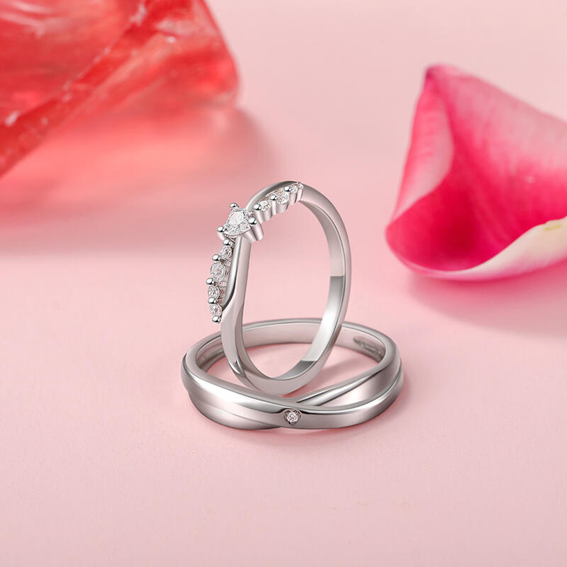 Jeulia Custom Twist Heart Couple Ring Set