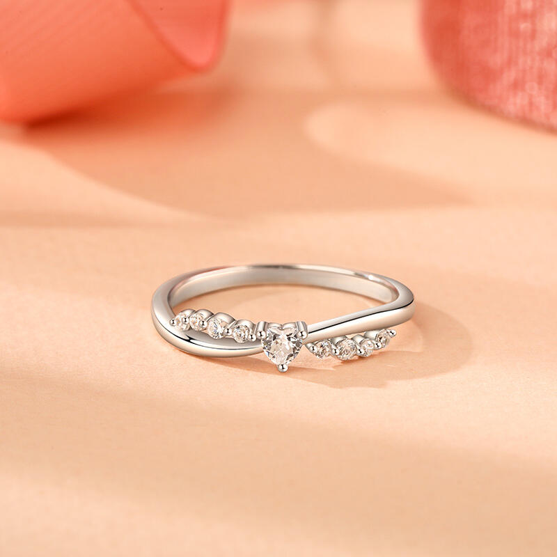 Jeulia Custom Twist Heart Couple Ring Set