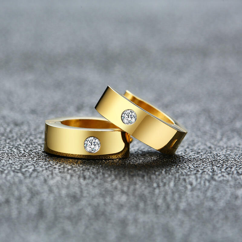 Jeulia Simple Round Cut Titanium Steel Men's Hoop Earrings