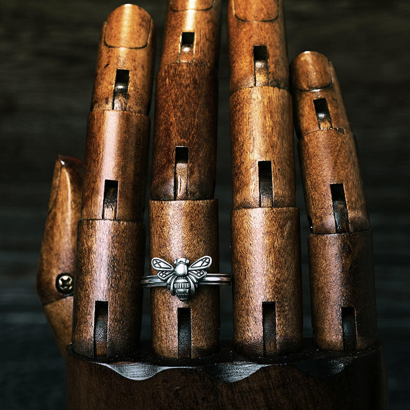 Jeulia Anillo de compromiso con forma de abeja de plata de ley para mujer