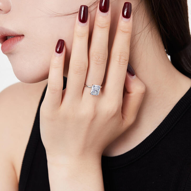 Jeulia Anillo Clásico de Plata de Ley Con Corte Radiante y Solitario