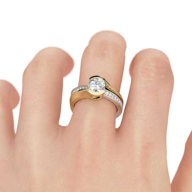 Jeulia Conjunto De Anillos Asimétricos De Talla Redonda En Plata De Ley