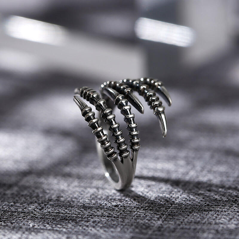 Jeulia "Sharp Claw" Sterling Silver Men's Ring