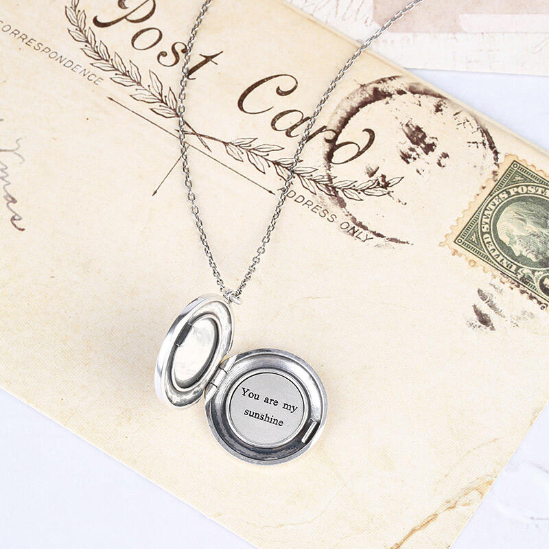 Jeulia Heart and Rose Locket Necklace