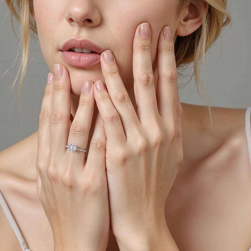 "Meine Königin" Verlobungsring 0,35 ct Asscher-Schliff mit Seitensteinen