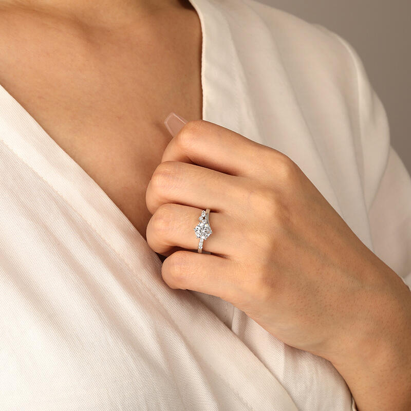 "Enchante Amour" Round Cut Cluster Side Stone Engagement Ring