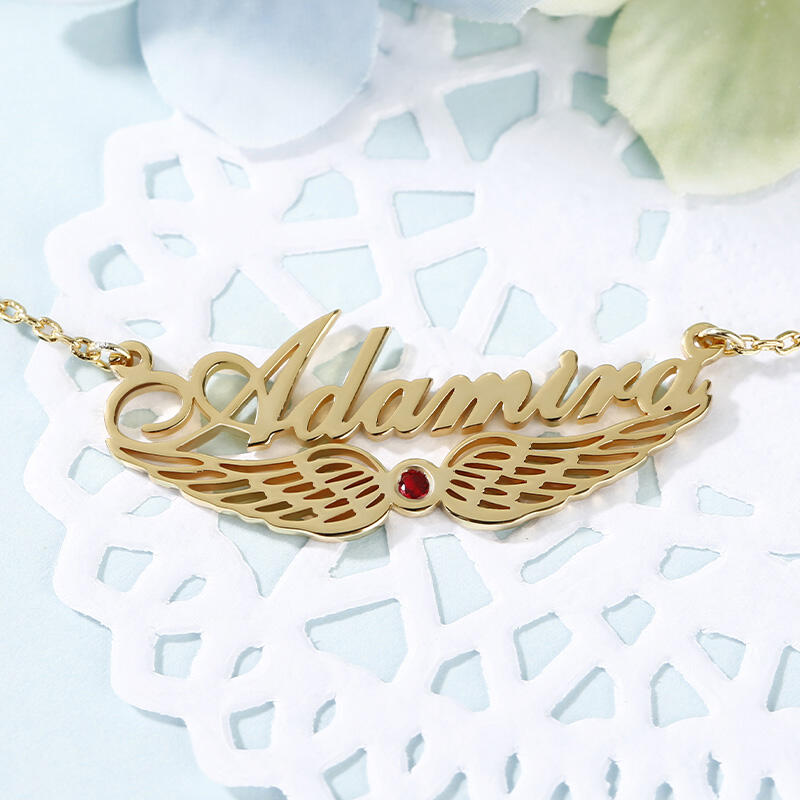 Jeulia Collar con nombre en plata esterlina personalizado con "Alas de ángel"
