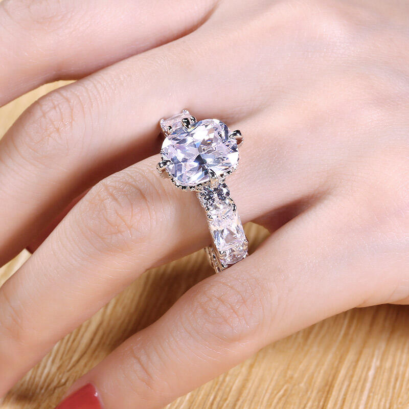 Jeulia Anillo De Eternidad De Plata Esterlina De Tres Lados Con Corte De Cojín