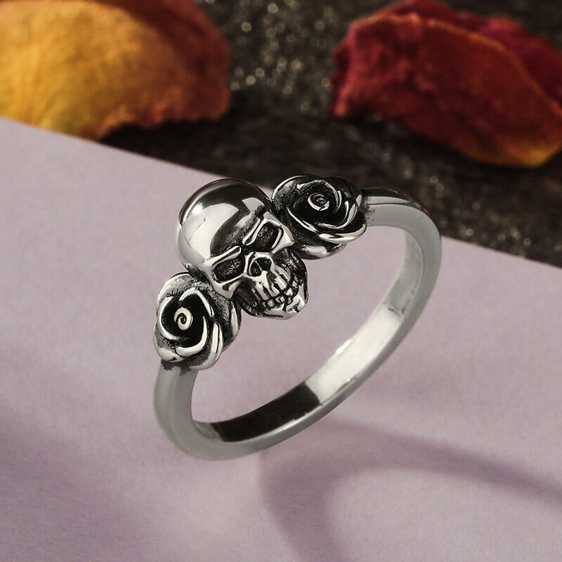 Jeulia "Skull and Roses" Sterling Silver Ring