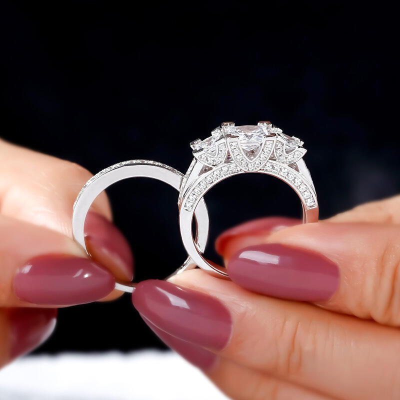 Jeulia Three Stone Princess Cut Sterling Silver Ring Set