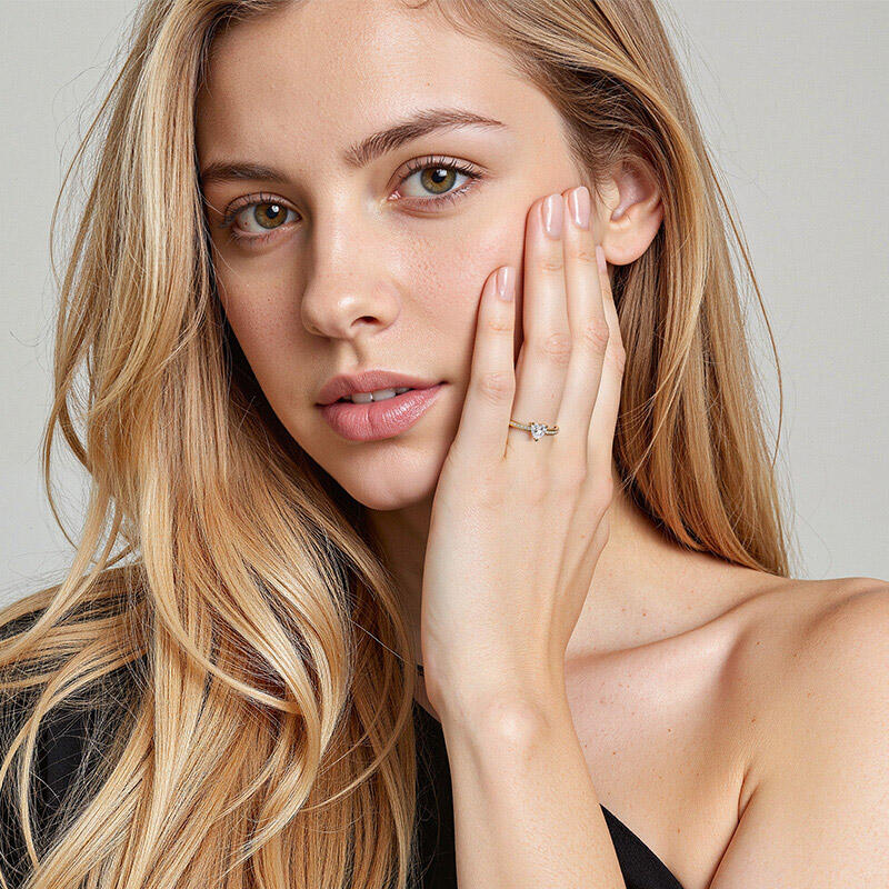 "Hafen der Liebe" Verlobungsring 0,5 ct Herz-Schliff mit Seitensteinen