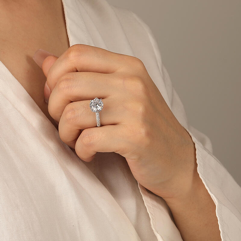 "Meine Schöne" 3ct Rund-Schliff Seitenstein-Verlobungsring