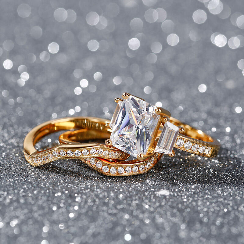 جوليا طقم خواتم بقطع مشع من الفضة الإسترليني بذهبي