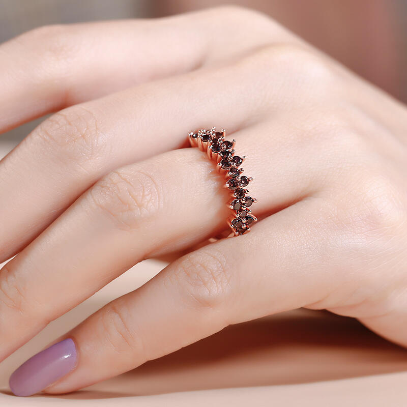 Jeulia Anillo con diseño simple de corte redondo de plata esterlina de mujeres