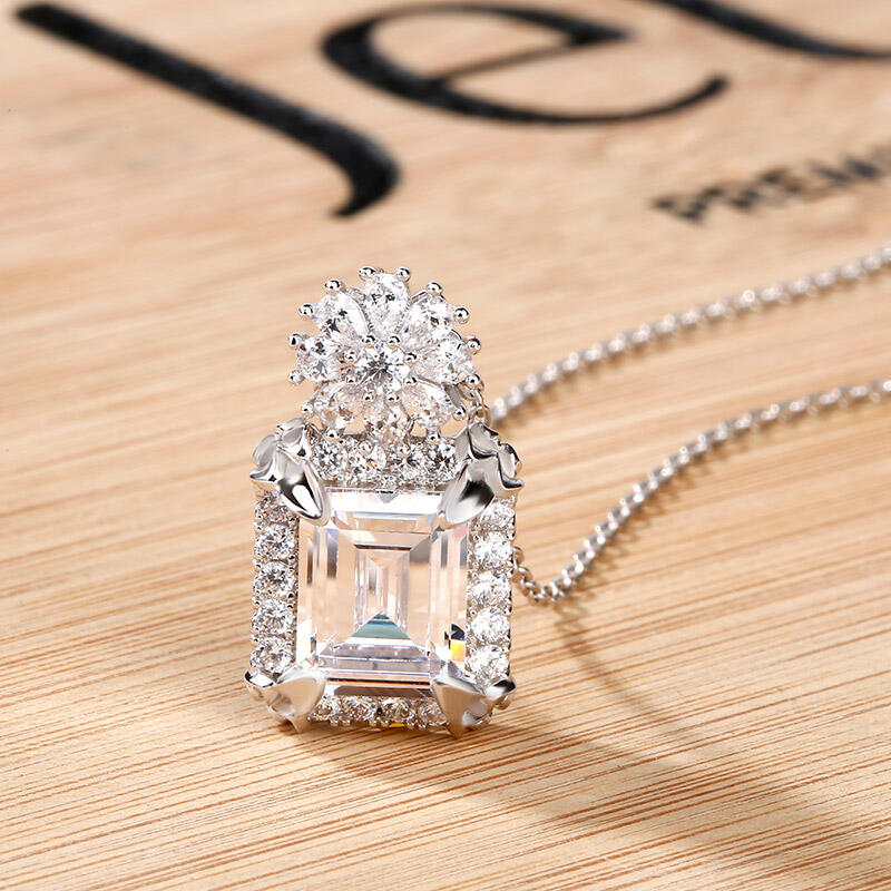 Jeulia Vintage Flower Halo Emerald Cut Sterling Silver Pendant Necklace