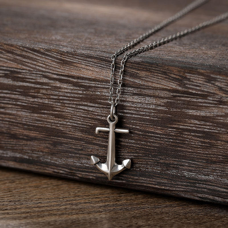 Jeulia Colgante con forma de ancla tridimensional de plata de ley