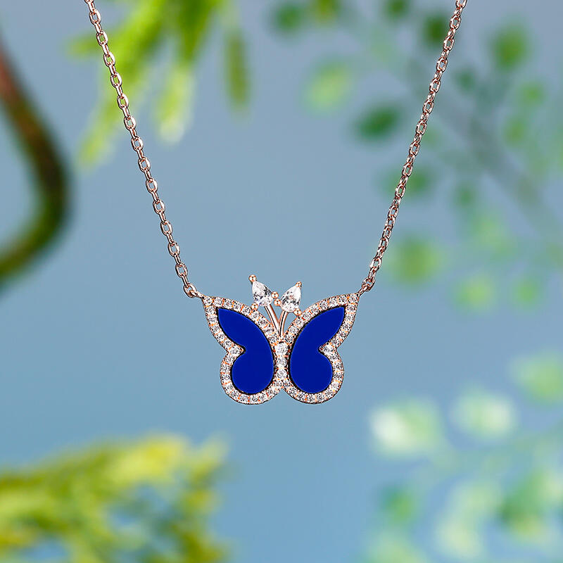 Jeulia Collar con lapislázuli de mariposa de plata de ley