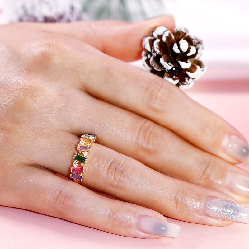 Jeulia Anillo con piedras multicolores de corte esmeralda de plata de ley