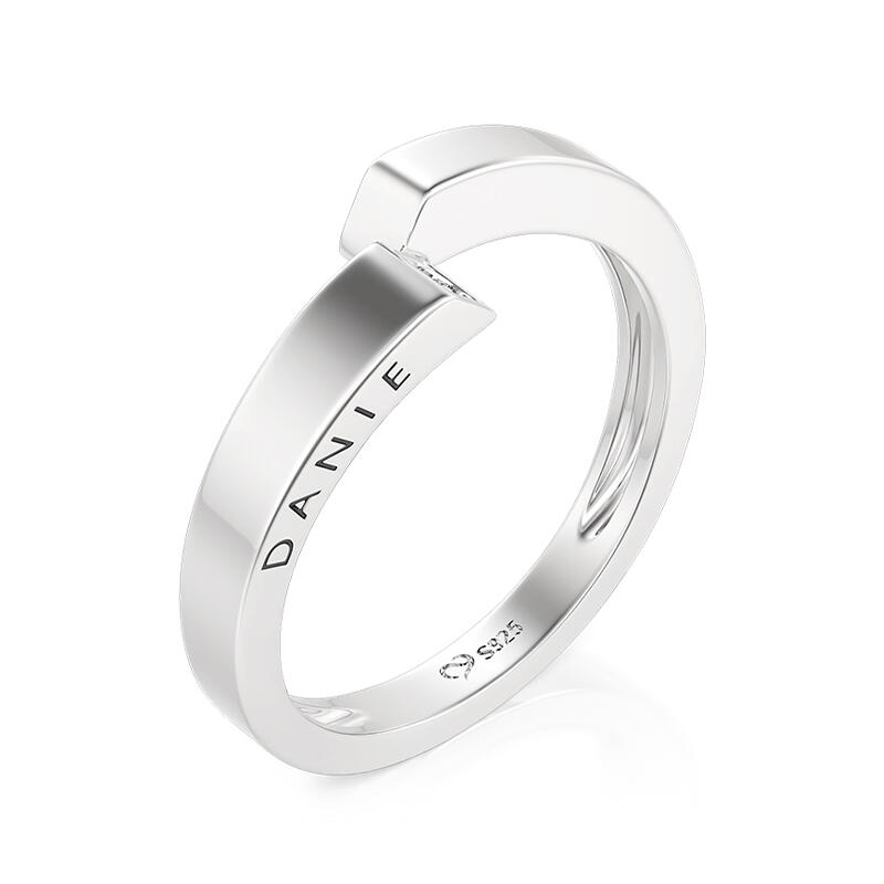Jeulia Custom Men's Name Wedding Band with Side Bypass