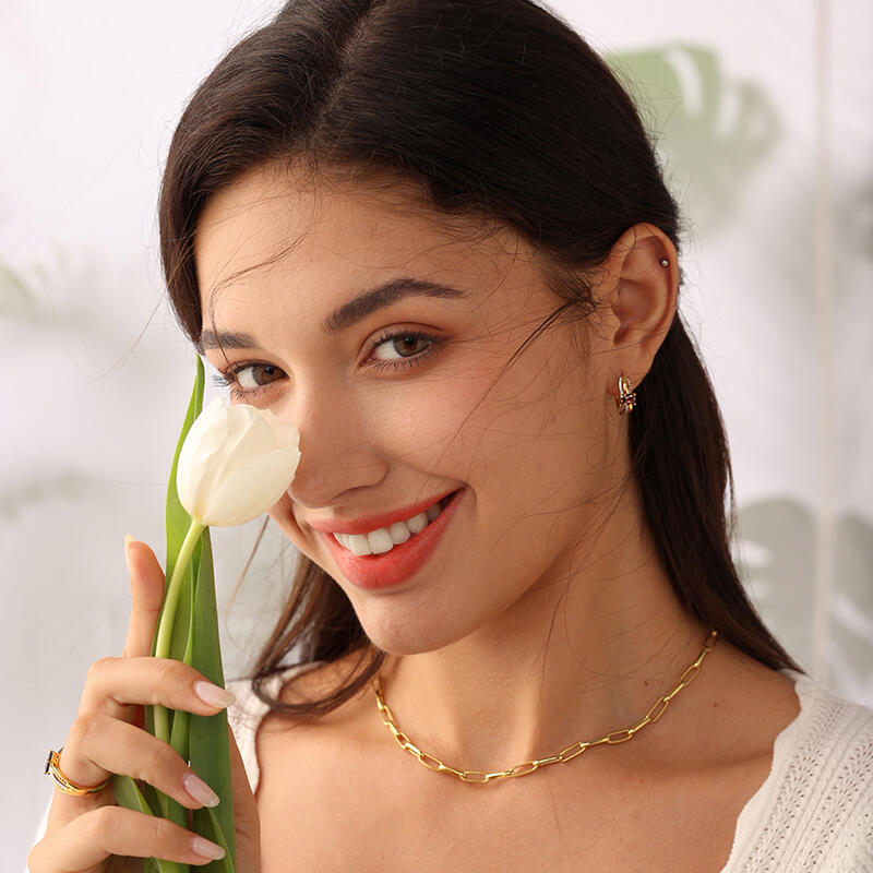 Jeulia Unique Design Sterling Silver Paperclip Chain Necklace