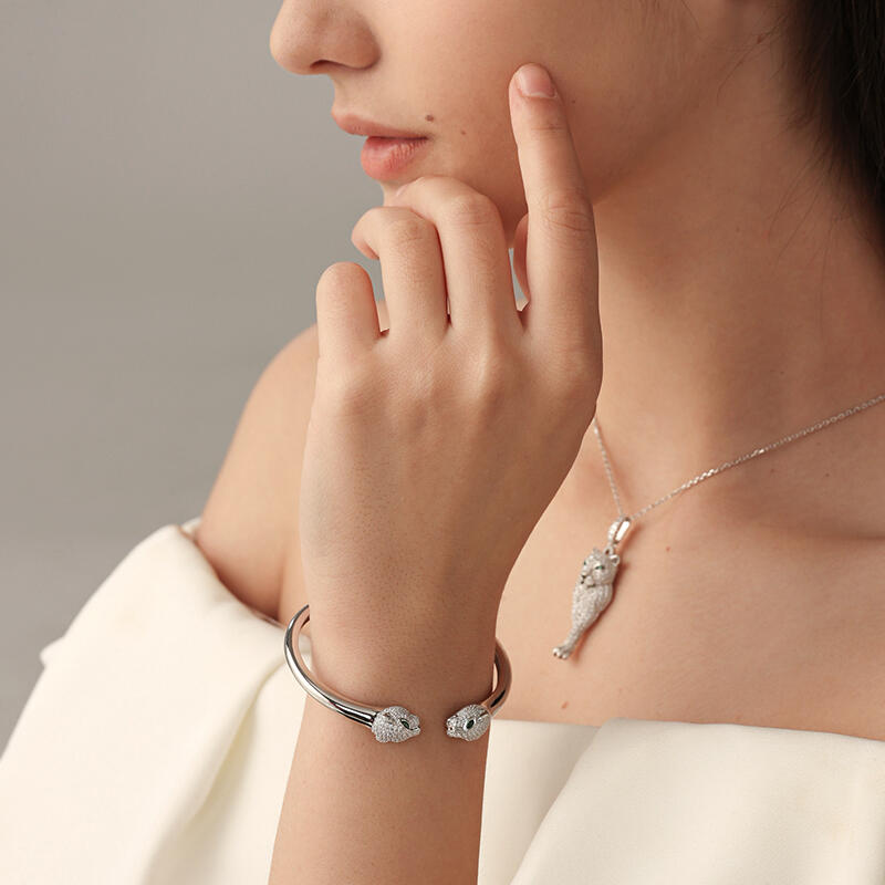 Jeulia "Wild Beauty" Two Leopard Sterling Silver Bangle