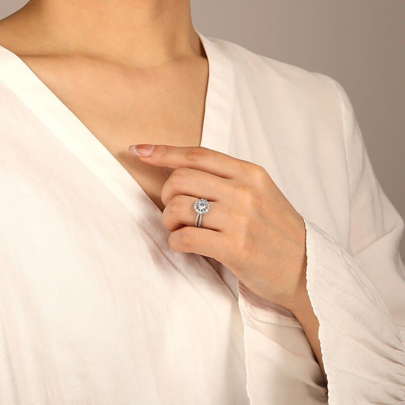 "Flower Shadow" Round Cut Halo Engagement Ring